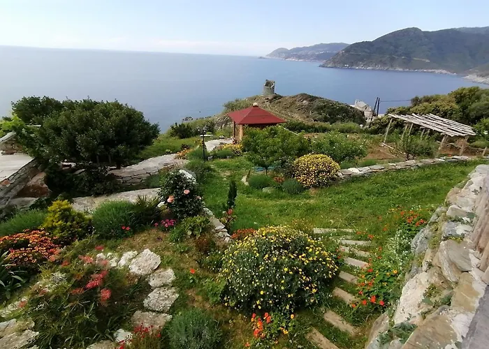 Prázdninový dům Maison De Charme Avec Piscine Privee *