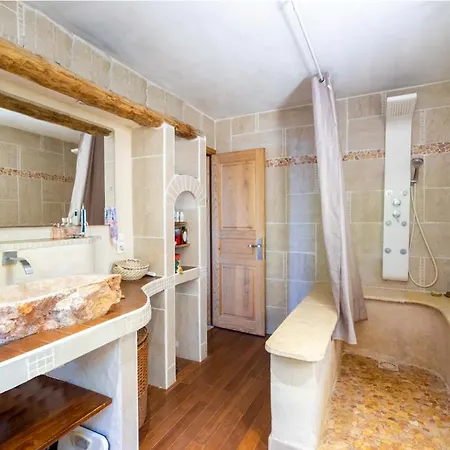 Maison De Charme Avec Piscine Et Jacuzzi Holiday home Pino