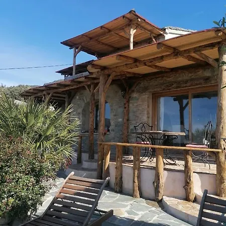 Holiday home Maison De Charme Avec Piscine Et Jacuzzi