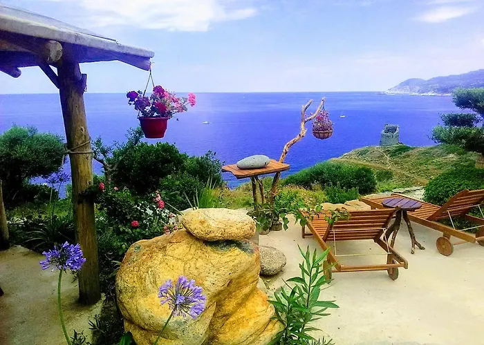 Дом отдыха Maison De Charme Avec Piscine Privee *